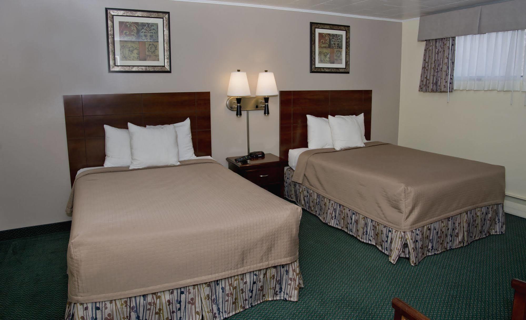 Travelers Inn Brunswick Exterior photo